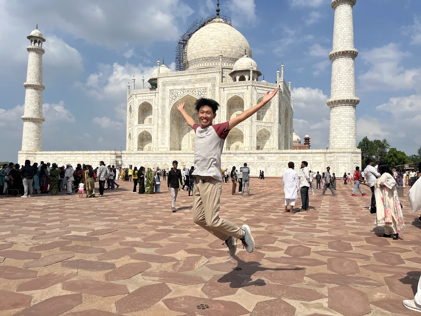 Jump shot in front of the Taj Mahal, Agra