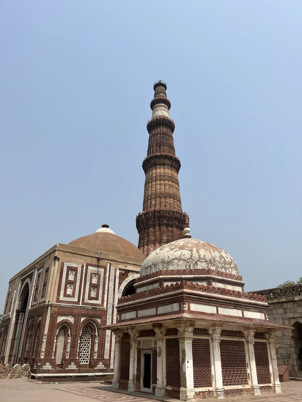 Qutb Minar tower and mausoleum, Delhi