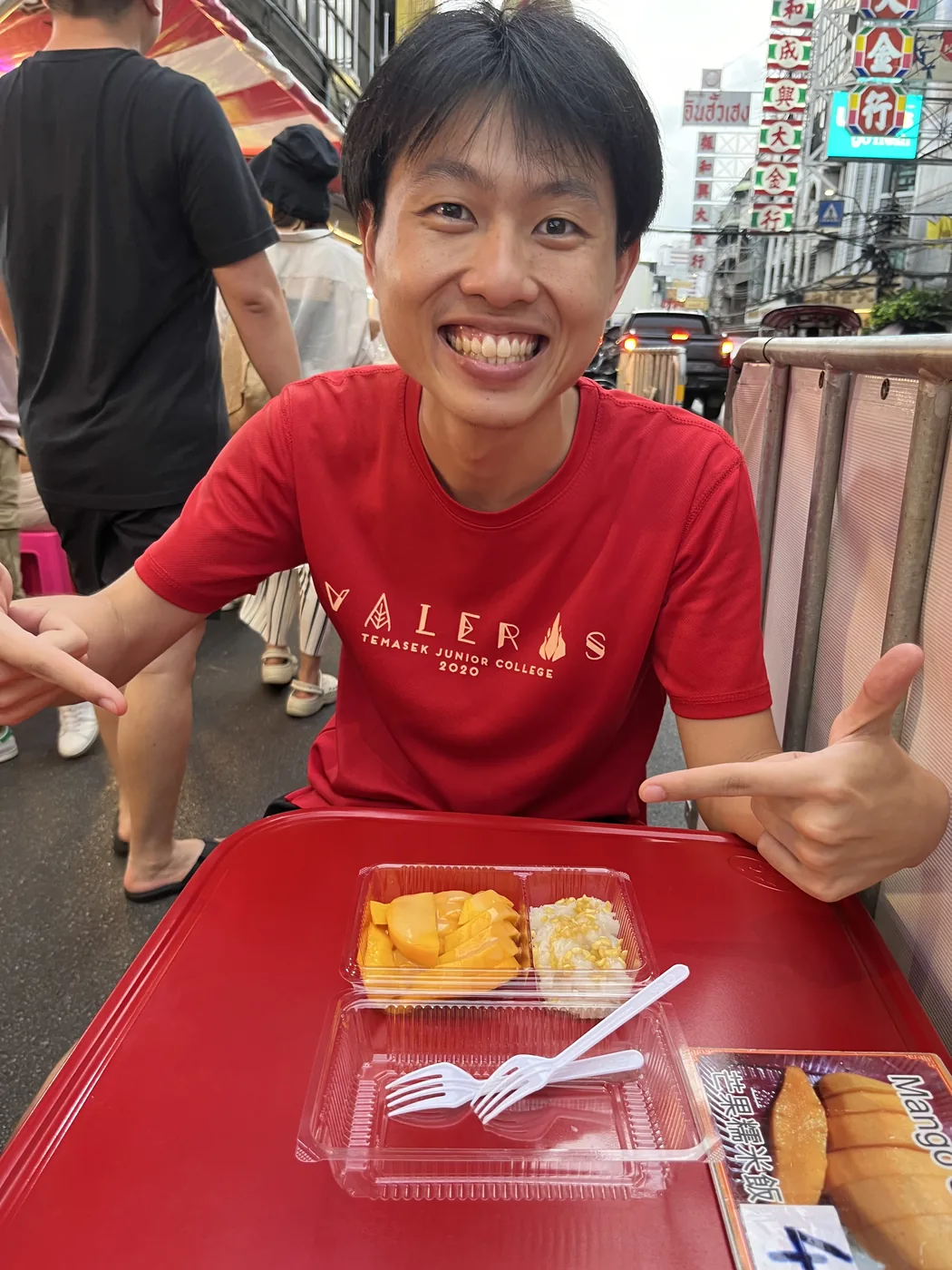 Mango sticky rice, Bangkok market